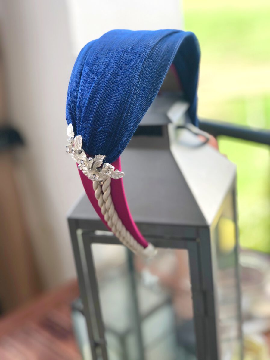 4. Diadema cordón de seda azul klein 50€