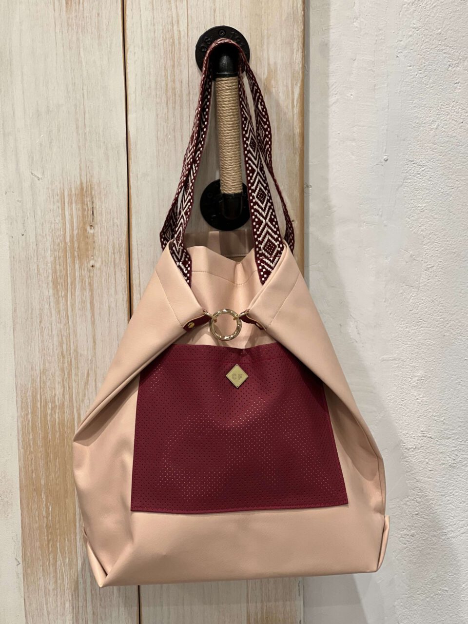 Bolso Casual de Cuero Vegano Modelo XL Rosa y Granate