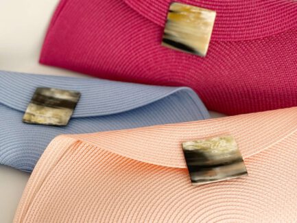Cartera de Rafia Asta Cuadrada