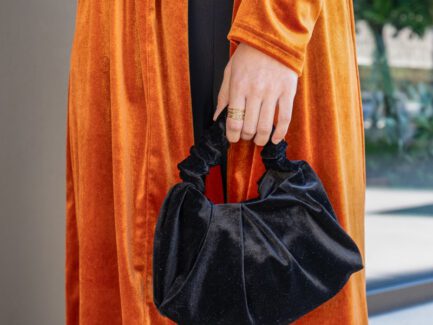 Bolso de Mano Modelo Candy en Tejido de Terciopelo