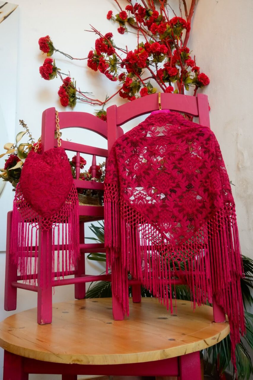 Mantoncillo encaje rojo Mantones de flamenca en rojo sofisticado