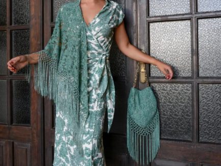 Mantoncillo encaje verde jabón en modelo